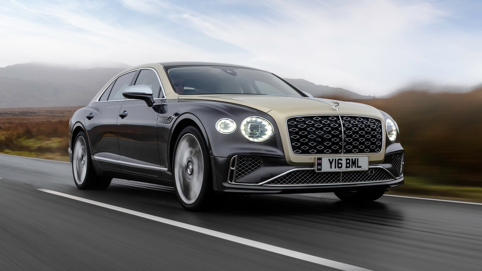 Top Luxury Cars 2025 — Best High-End Vehicles to Buy